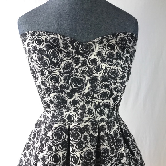 San Souci Floral Skater Dress Fit & Flare  S - Picture 3 of 8